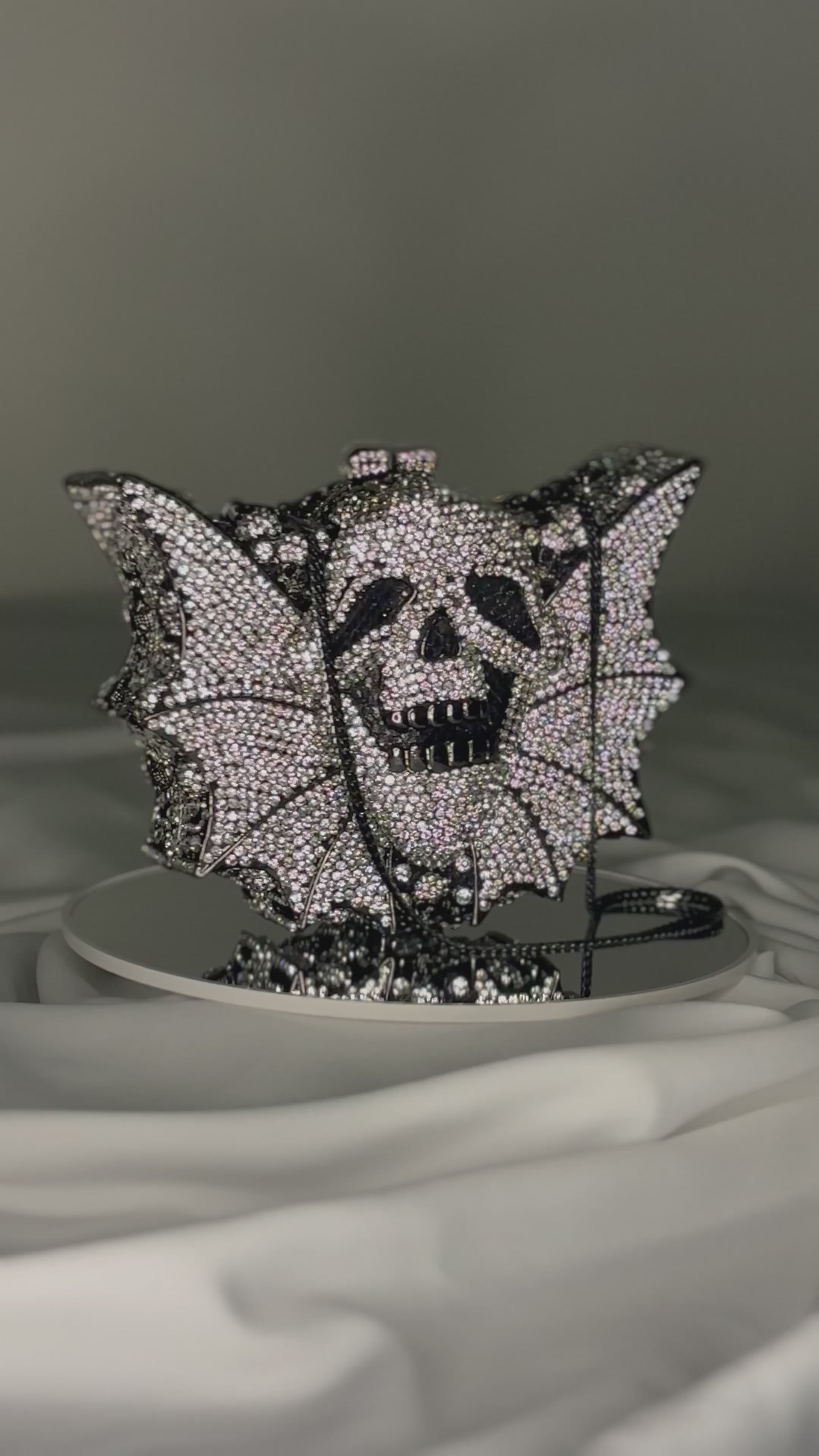 The Skull Bat Clutch
